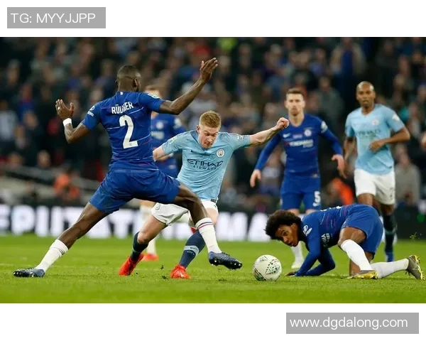 英国足球明星莅临中国展开友谊赛活动引发球迷热烈期待与关注 英国足球明星莅临中国展开友谊赛活动引发球迷热烈期待与关注