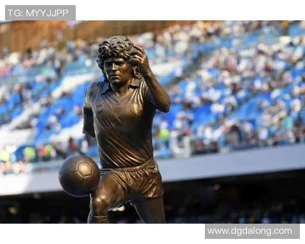 足球明星化身恐怖雕像惊吓球迷引发热议与讨论