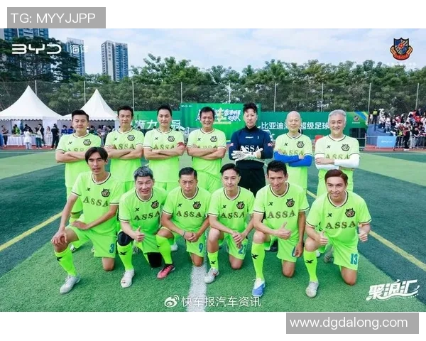 香港精英足球明星队展现青春风采助力足球事业蓬勃发展 香港精英足球明星队展现青春风采助力足球事业蓬勃发展